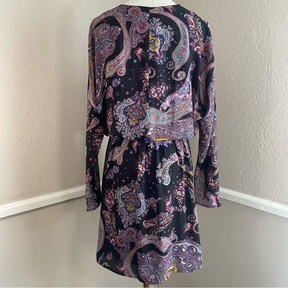 Express Paisley Chiffon Mini Boho Dress Purple Size Medium - Picture 4 of 10